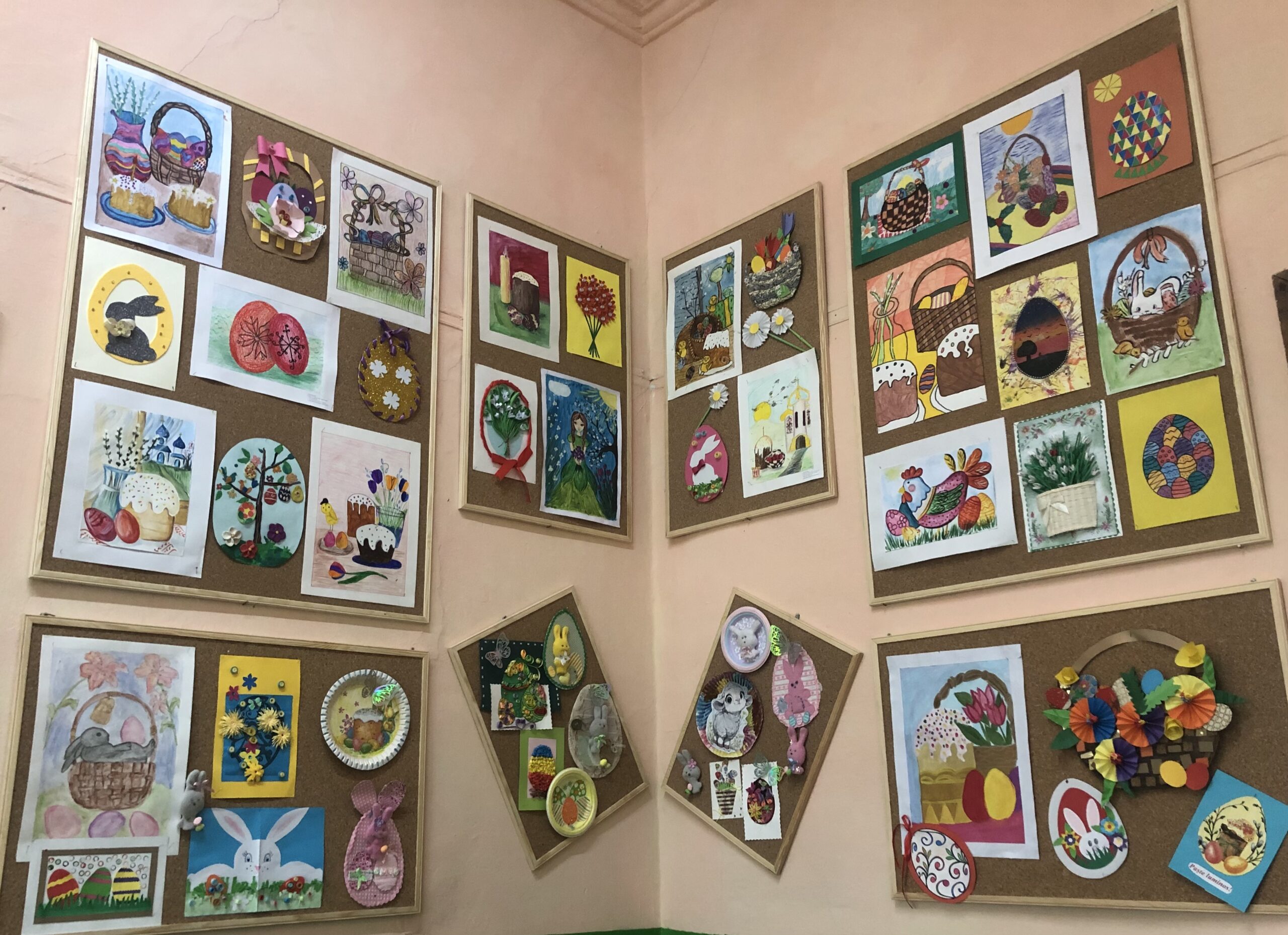 Expoziția lucrărilor de creație a copiilor „PASCALA – 2026” în incinta CEE „Lăstărel”